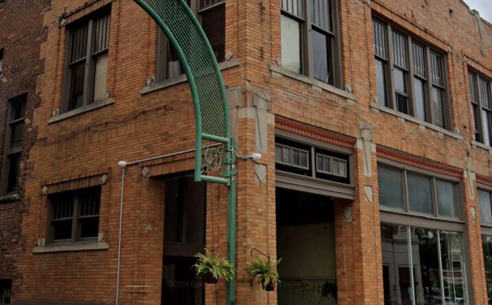 Pictures of Multifamily property located at 17 W Lawrence St, Pontiac, MI 48342 for sales - image #1