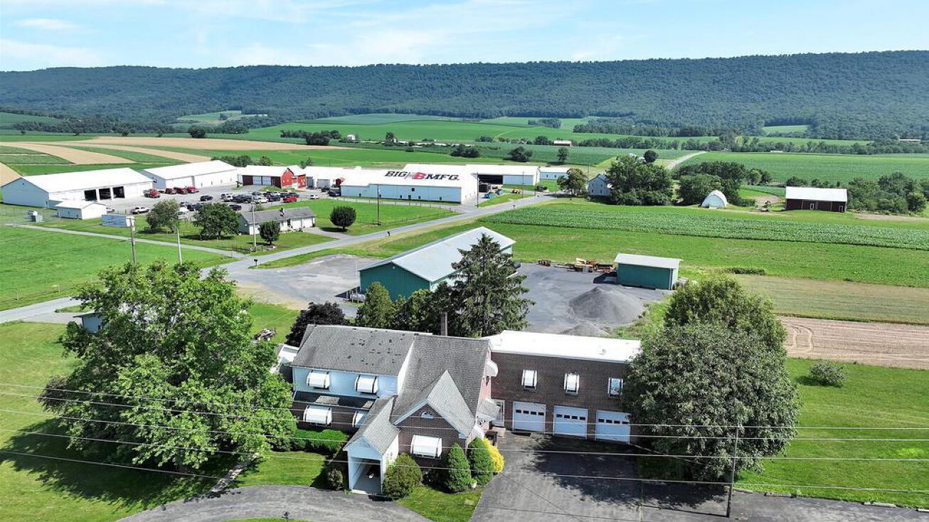 1133 Ridge Rd, Klingerstown, PA 17941