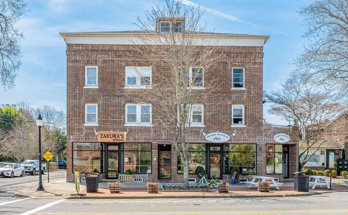 Pictures of Mixed Use, Retail property located at 105-107 Newtown Ln, East Hampton, NY 11937 for sales - image #1
