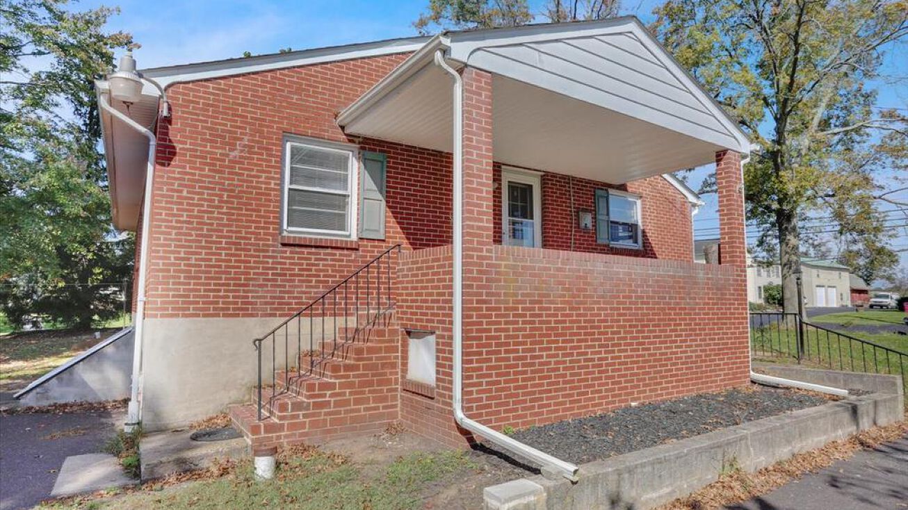 531 W Ridge Pike, Royersford, PA 19468