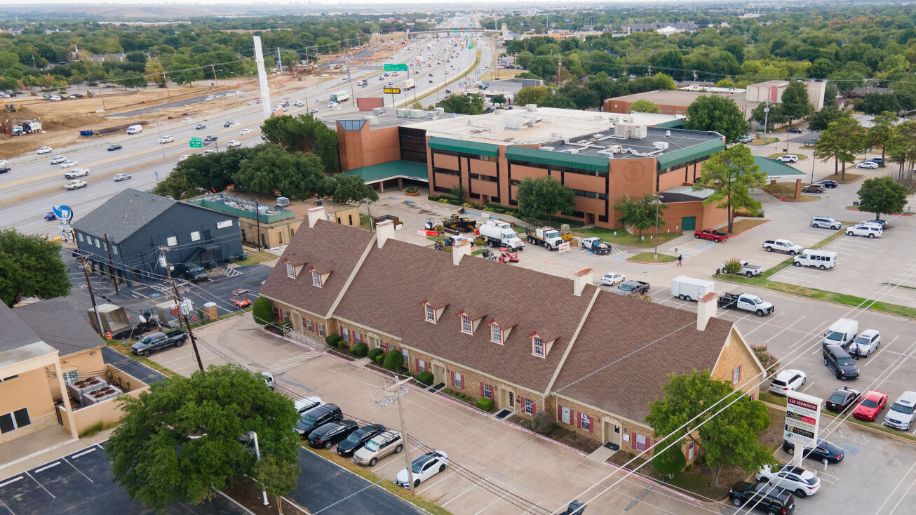 326 Edmonds Ln, Lewisville, TX 75067