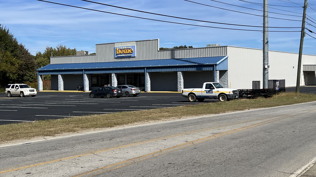 1014 Old Middleton Rd, Elberton, GA 30635