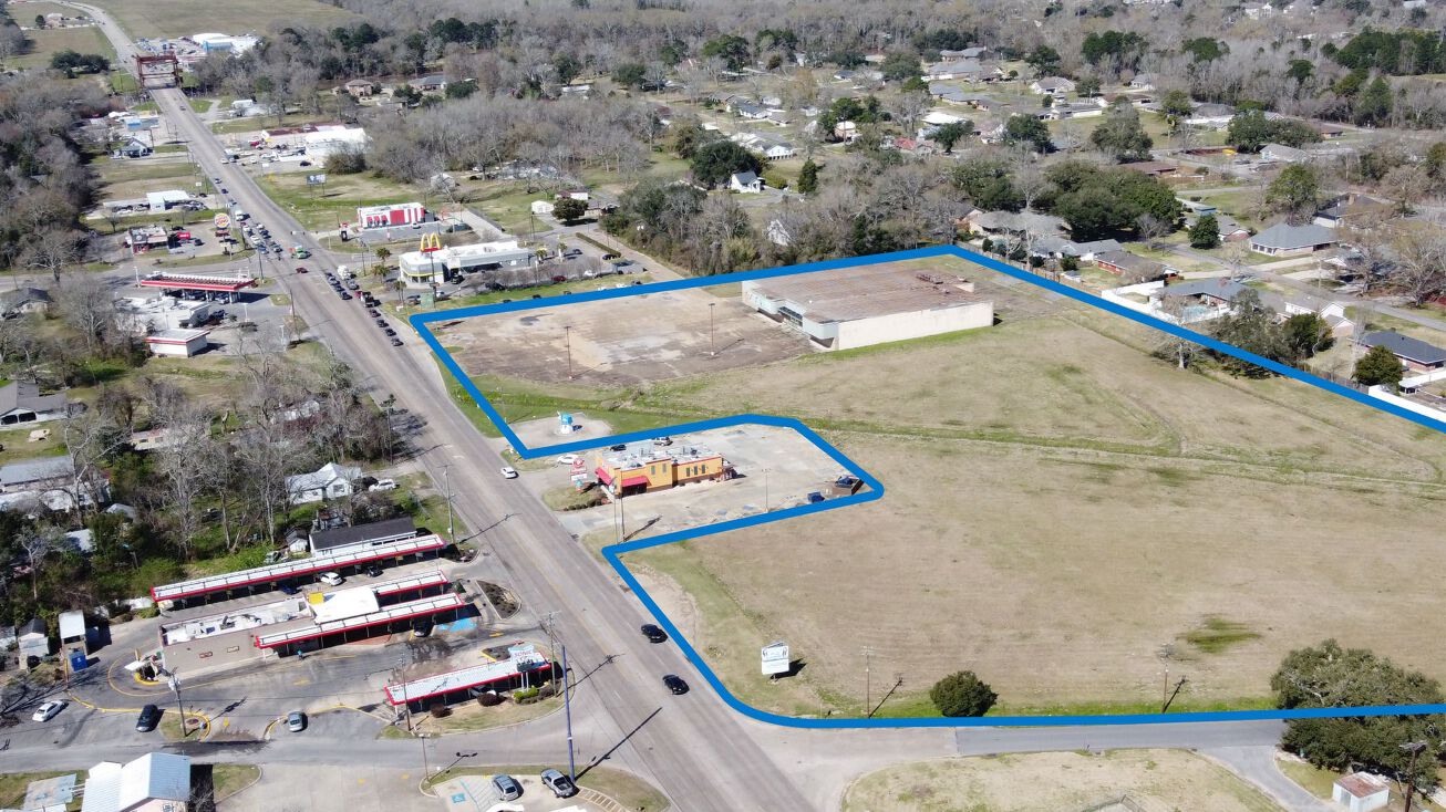 501 Veterans Memorial Dr, Abbeville, LA 70510