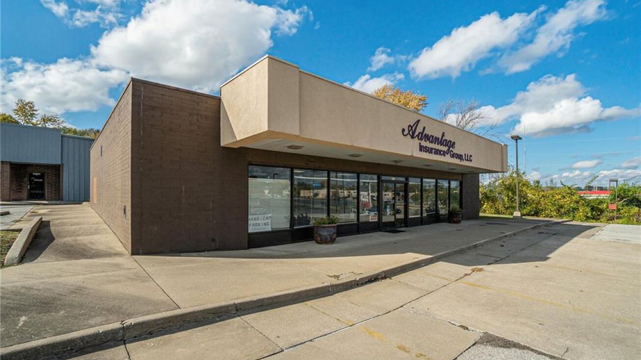 903 NW Woods Chapel Road, Blue Springs, MO 64015