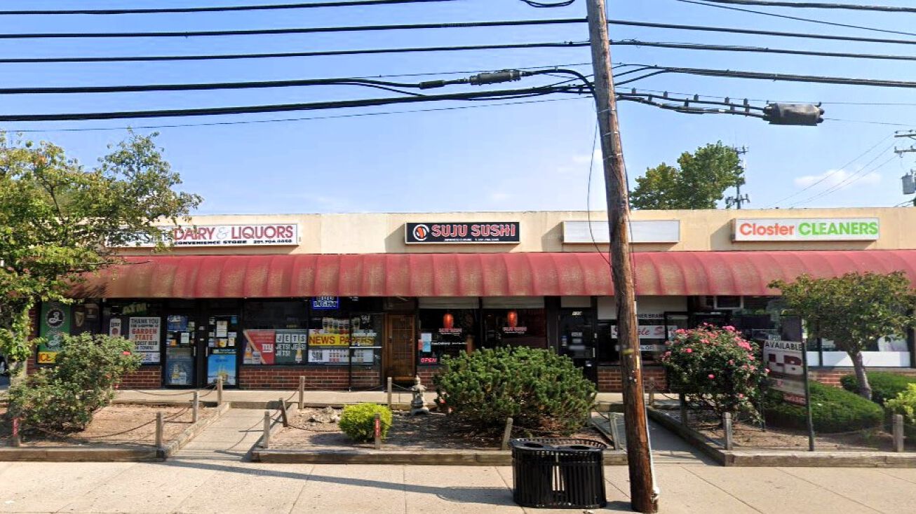 137 Oakland Ave, Closter, NJ 07624