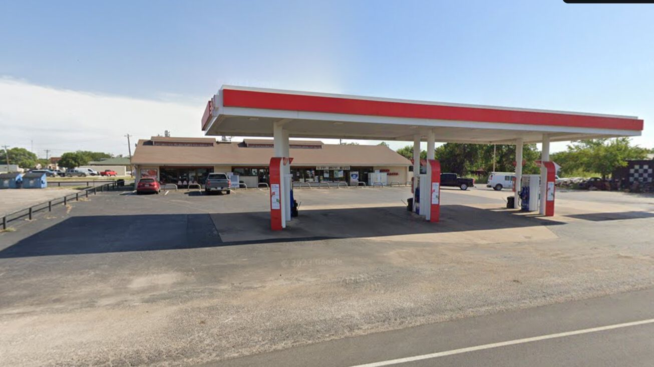 109 SE Fifth St, Cross Plains, TX 76443