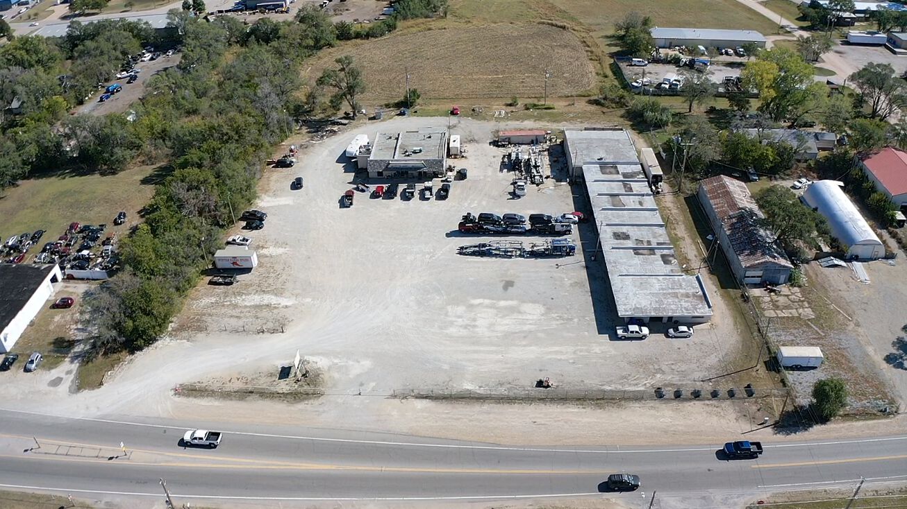 7426 S Broadway, Haysville, KS 67060