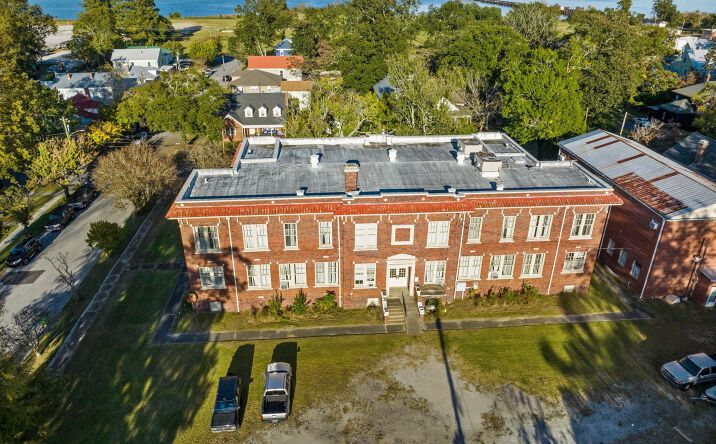 Pictures of Multifamily, Special Purpose property located at 1217 N Pasteur St, New Bern, NC 28560 for sales - image #1