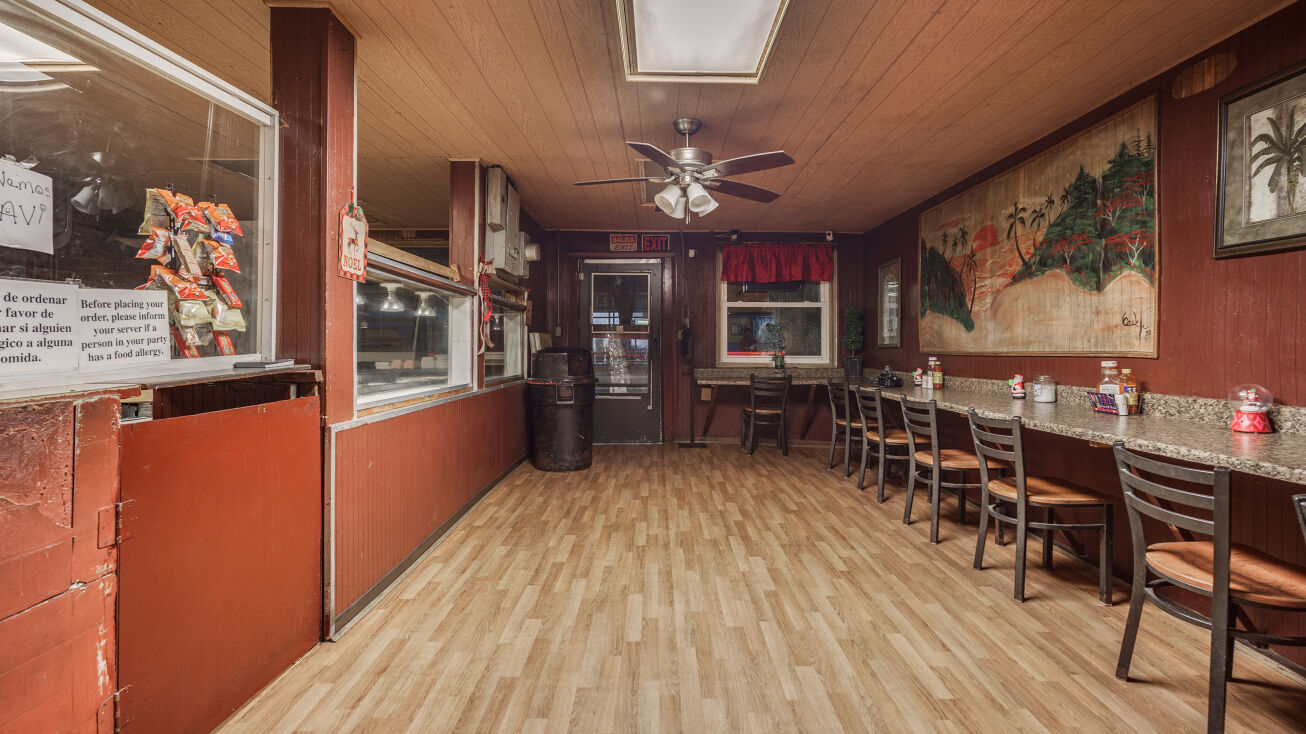 389 Main St, Holyoke, MA 01040