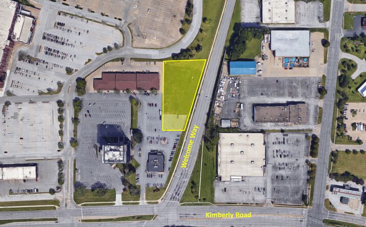 Pictures of Land property located at 104 E Kimberly Rd, Davenport, IA 52806 for sales - image #1