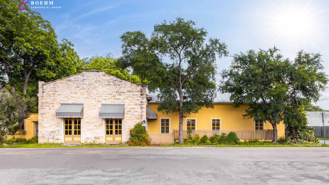 514 Paris St, Castroville, TX 78009