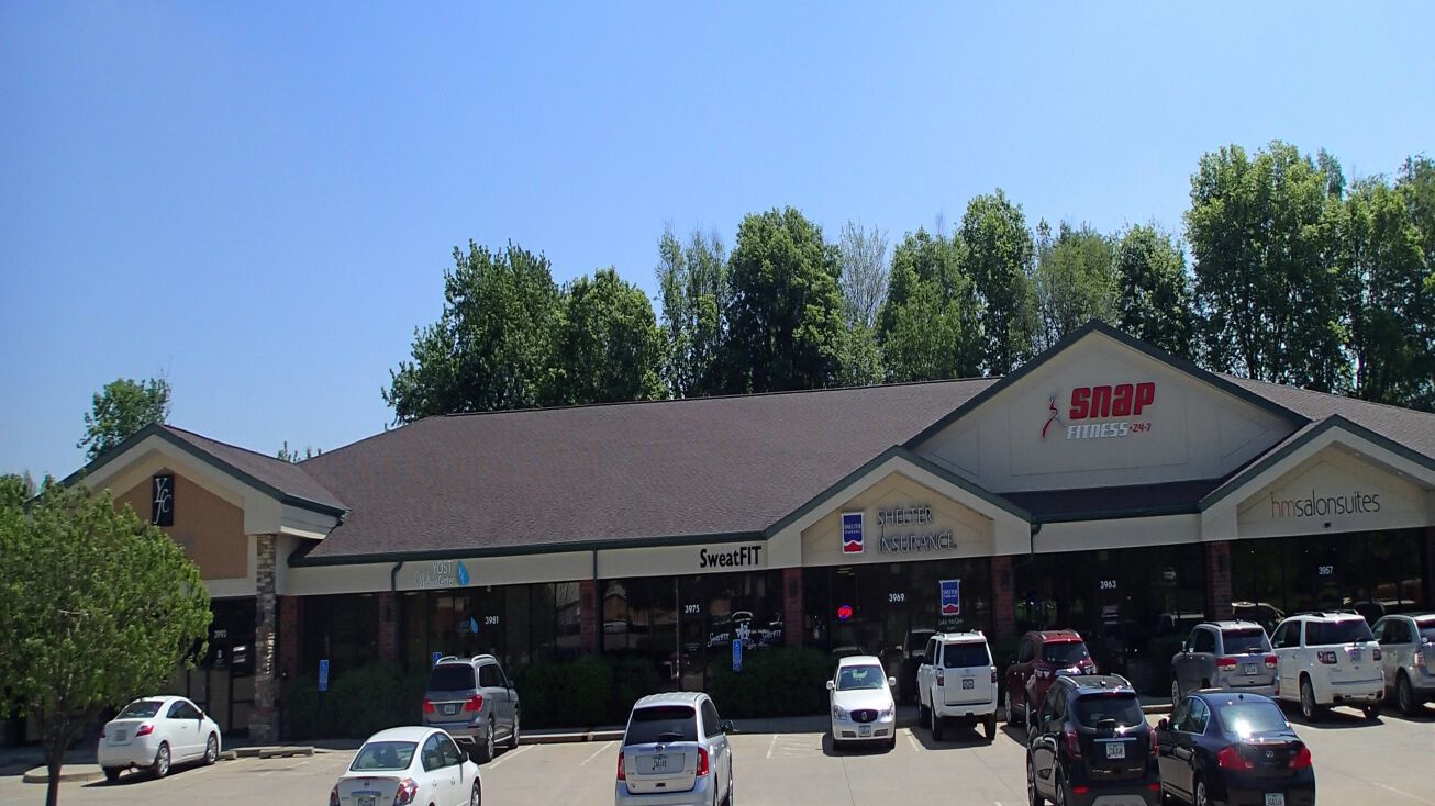 3941 100th St, Urbandale, IA 50322