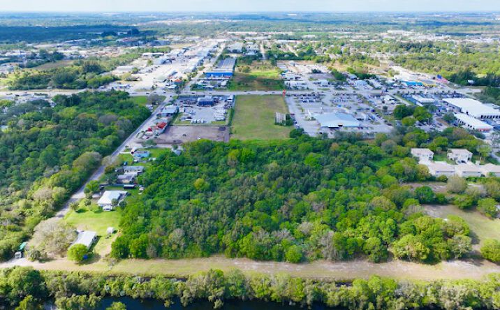 Pictures of Multifamily property located at Dickson Dr, Fort Pierce, FL 34982 for sales - image #1