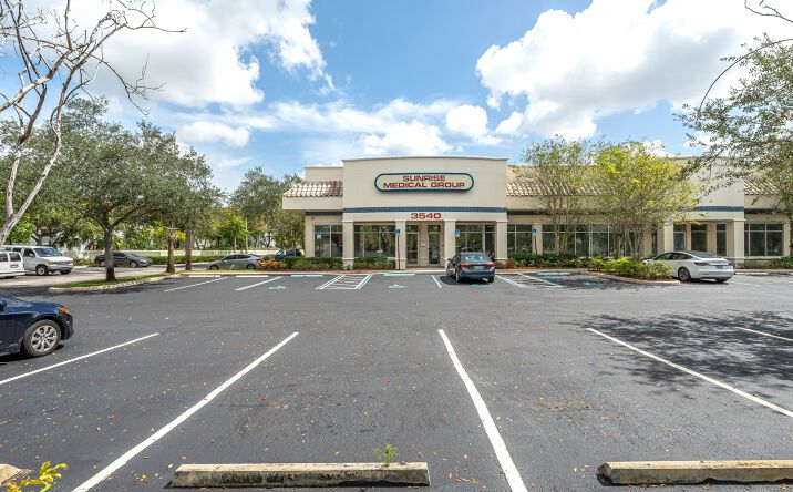 image of property at 3540 N PINE ISLAND RD Sunrise FL 33351-6637