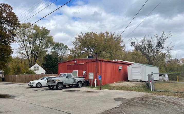 Pictures of Industrial property located at 3321 Woodland Dr, Louisville, KY 40216 for sales - image #1