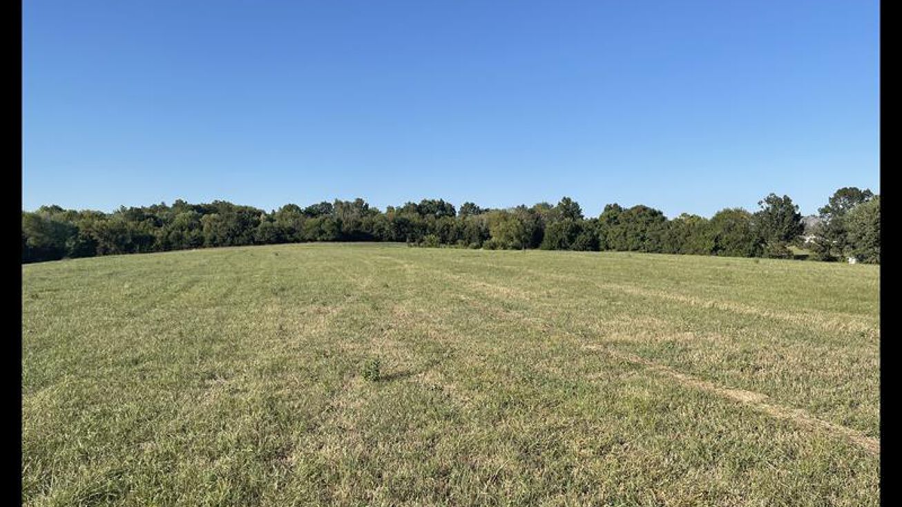 Heritage Rd, Bevier, MO 63532