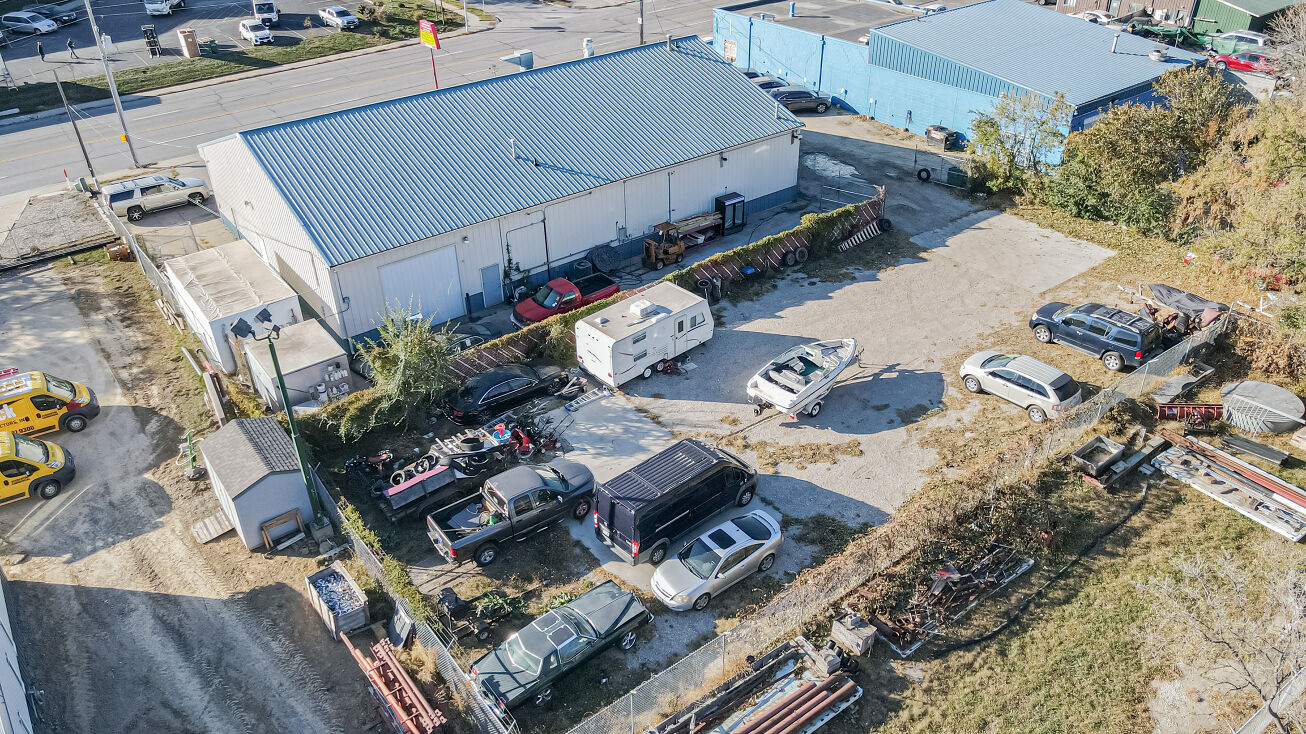 3068 Q St, Omaha, NE 68107