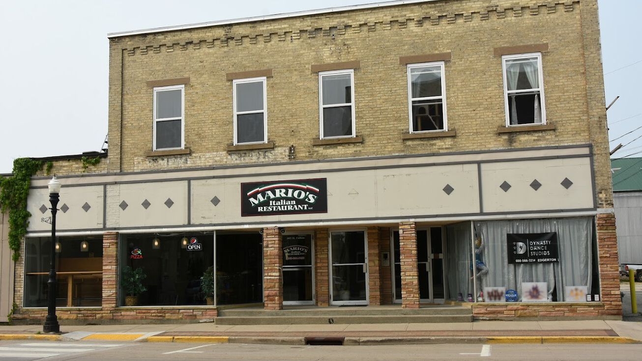 205 W Fulton St, Edgerton, WI 53534