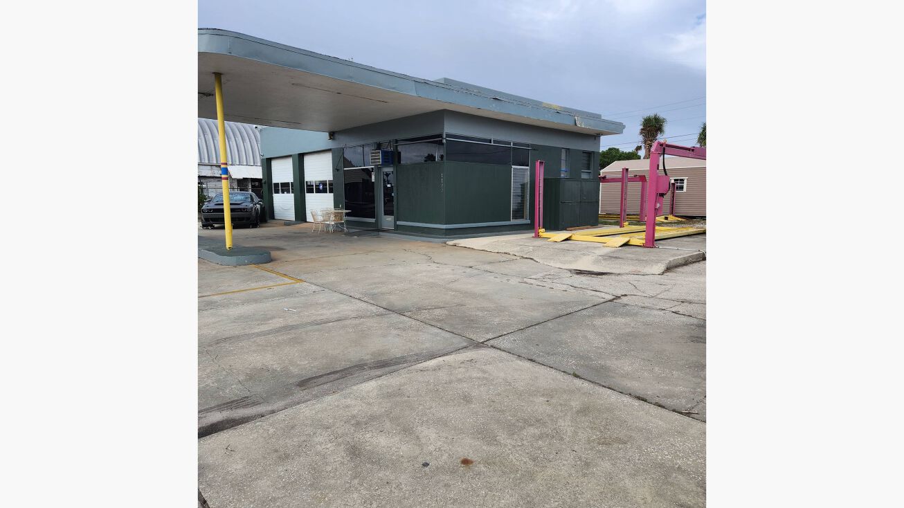 1100 N Tamiami Trail, North Fort Myers, FL 33903