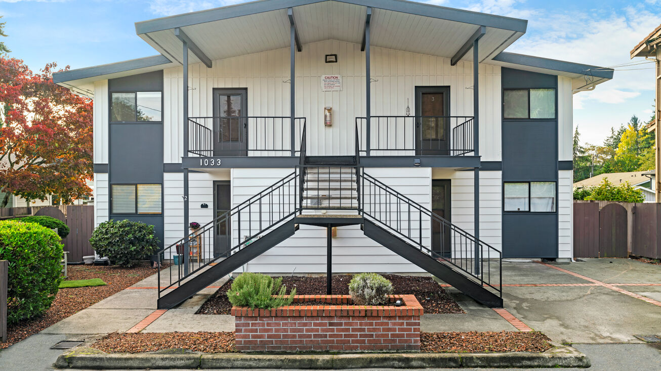 1033 SW 151st St, Burien, WA 98166