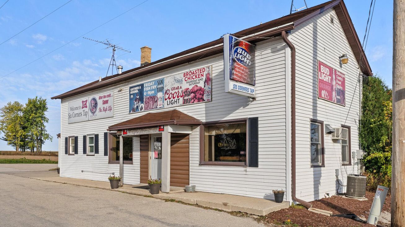 N3702 Vantreeck Trl, Sheboygan Falls, WI 53085