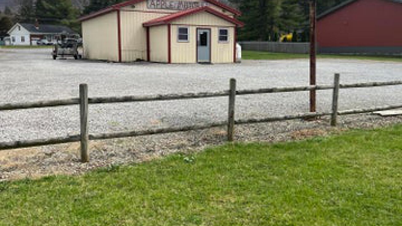 2004 Bellmeade Drive, Altoona, PA 16602