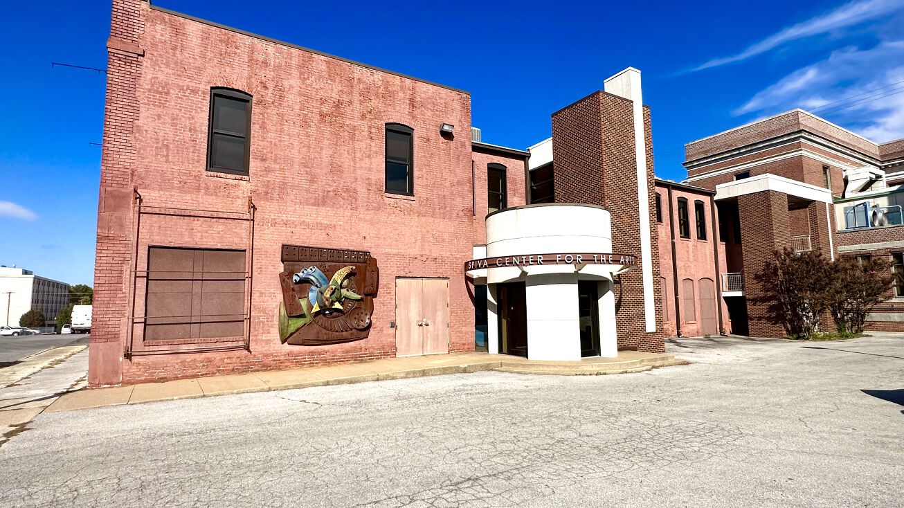 303 S Wall Ave, Joplin, MO 64801