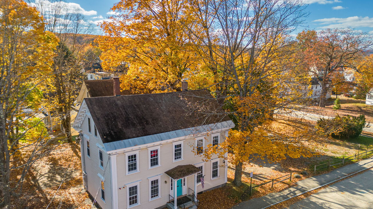 711 Academy Square, Laconia, NH 03246