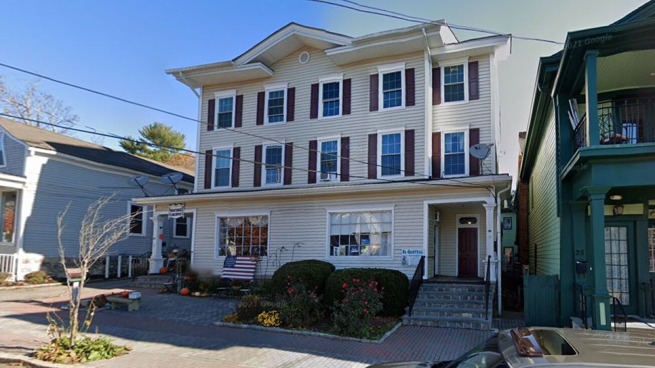 2123 Leigh St, Clinton, NJ 08809