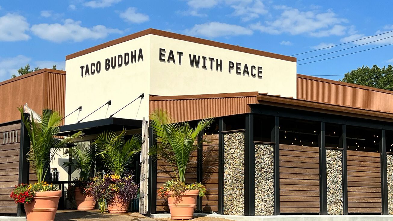 11111 Manchester Rd, Kirkwood, MO 63122