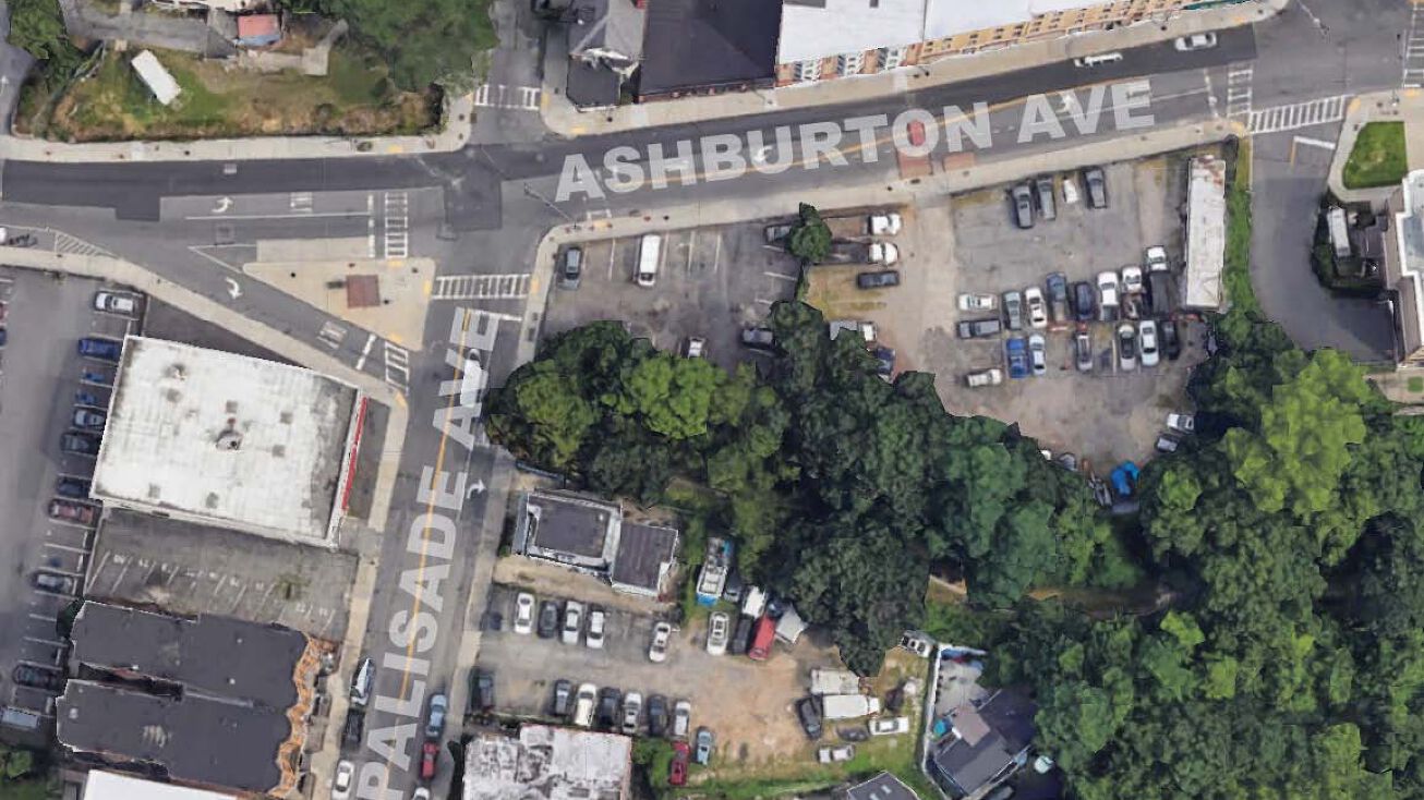 90 Ashburton Ave, Yonkers, NY 10701