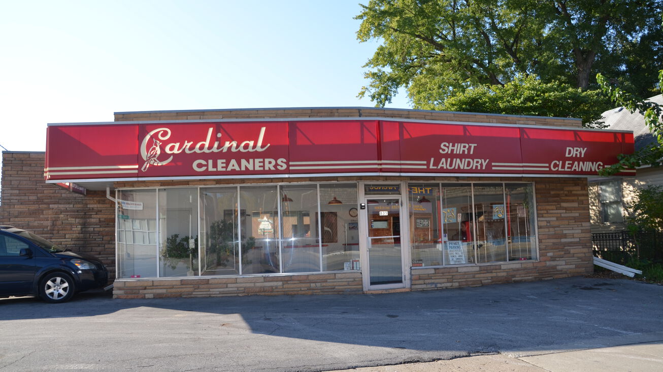 2918 E 9th St, Des Moines, IA 50316