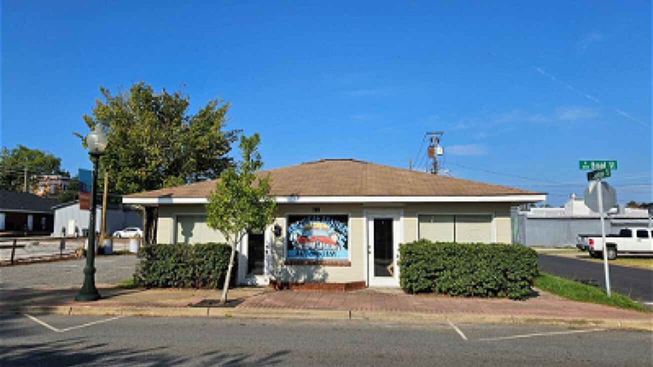 311 N Broad St, Bainbridge, GA 39817