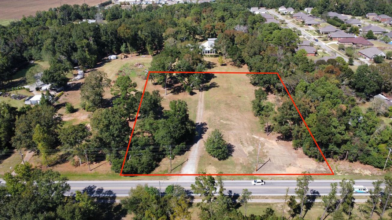 9163 Fairhope Ave, Fairhope, AL 36532