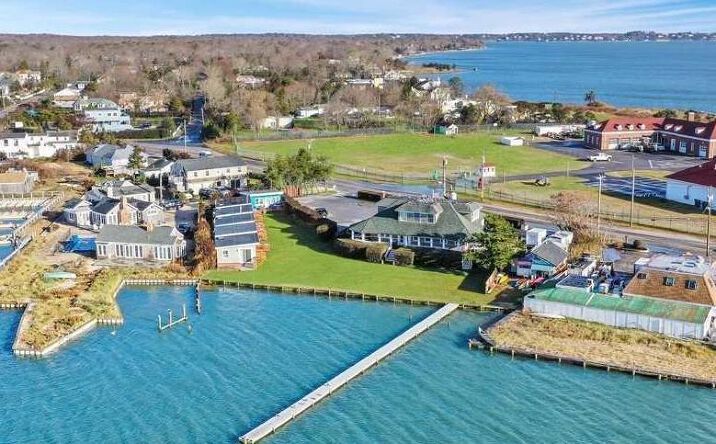 Pictures of Hospitality property located at 32 Lighthouse Rd, Hampton Bays, NY 11946 for sales - image #1