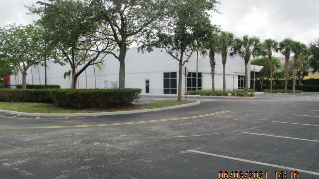 3710 W Commercial Blvd, Tamarac, FL 33309