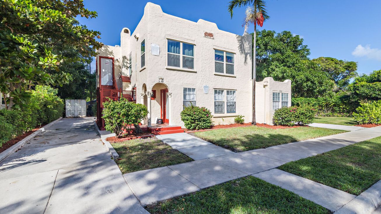 731 46th St, West Palm Beach, FL 33407