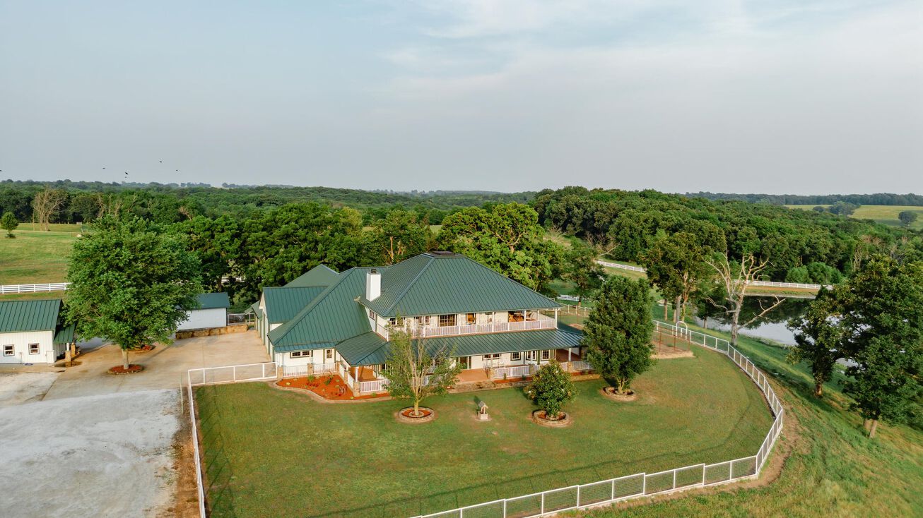 352 MO245, Dadeville, MO 65635