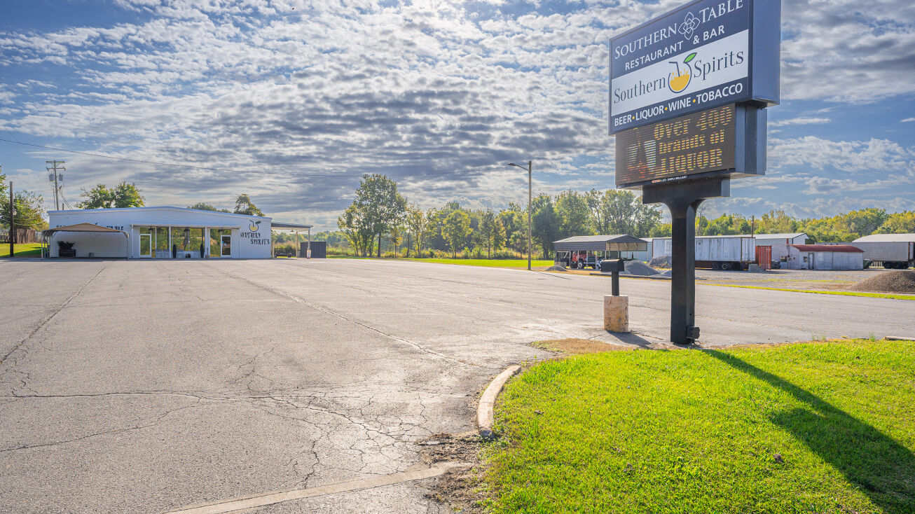 598 US Hwy 41, Sebree, KY 42455