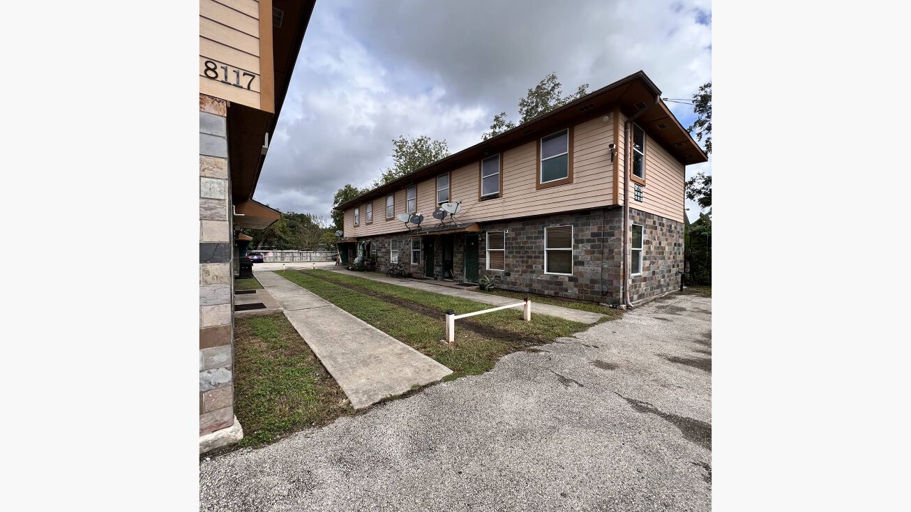 8117 Findlay St, Houston, TX 77017
