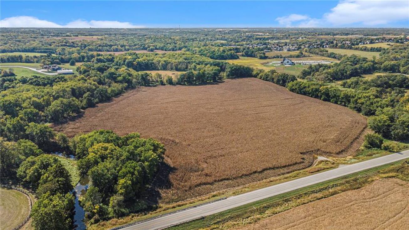 92 Highway, Smithville, MO 64089