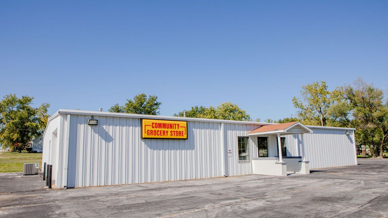 411 N Poplar St, Fair Play, MO 65649