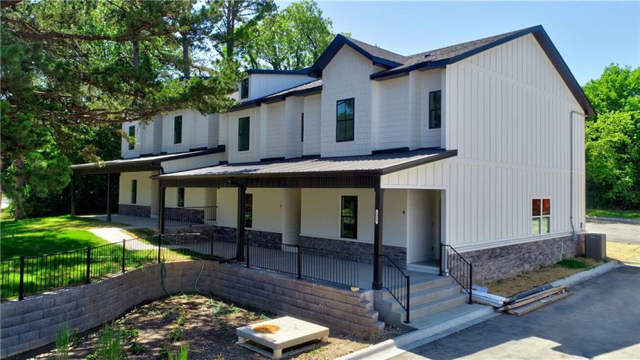 1333 & 1339 W Mount Comfort Road, Fayetteville, AR 72703