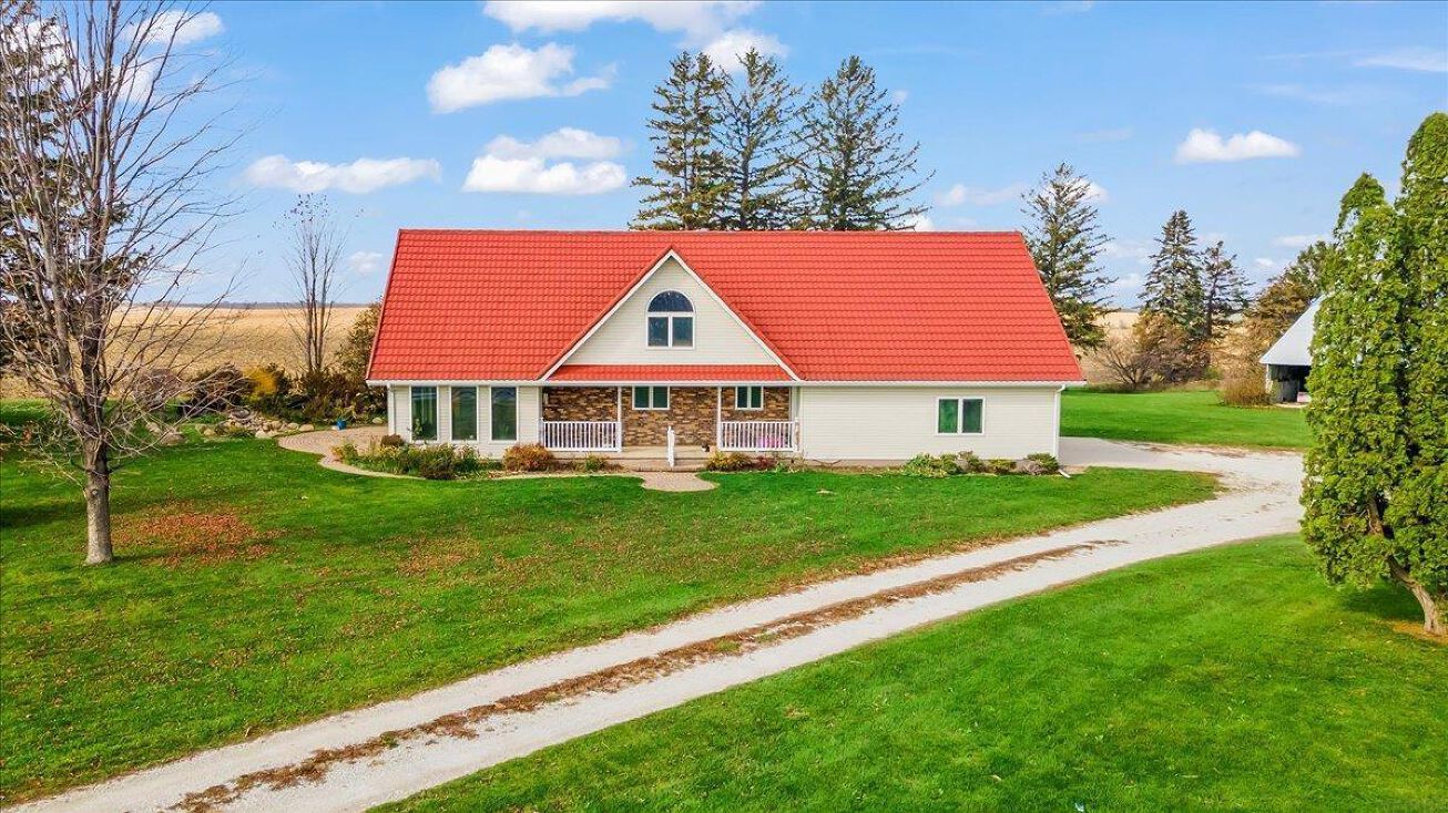 20386 160th Street, Sumner, IA 50674