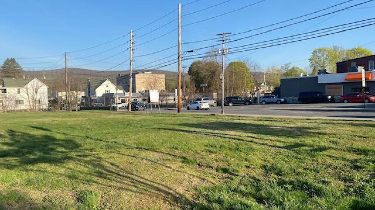 48 S Main st, Carbondale, PA 18407