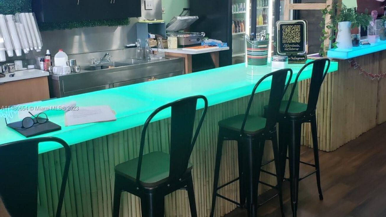 xxxxx SW 42nd St, Miami, FL 33175