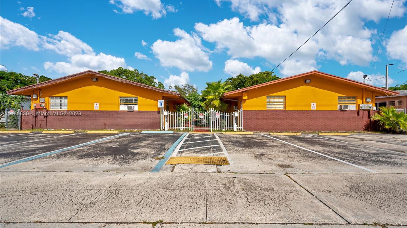 129 SE 5th St, Hallandale Beach, FL 33009