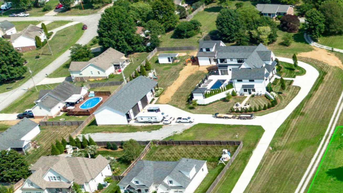 6007 Riverview Dr, Pegram, TN 37143