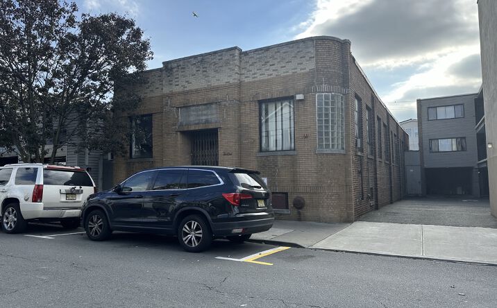 109 71st St, Guttenberg, NJ 07093