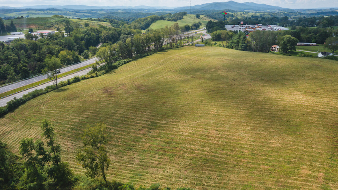 Coleman Rd, Max Meadows, VA 24360